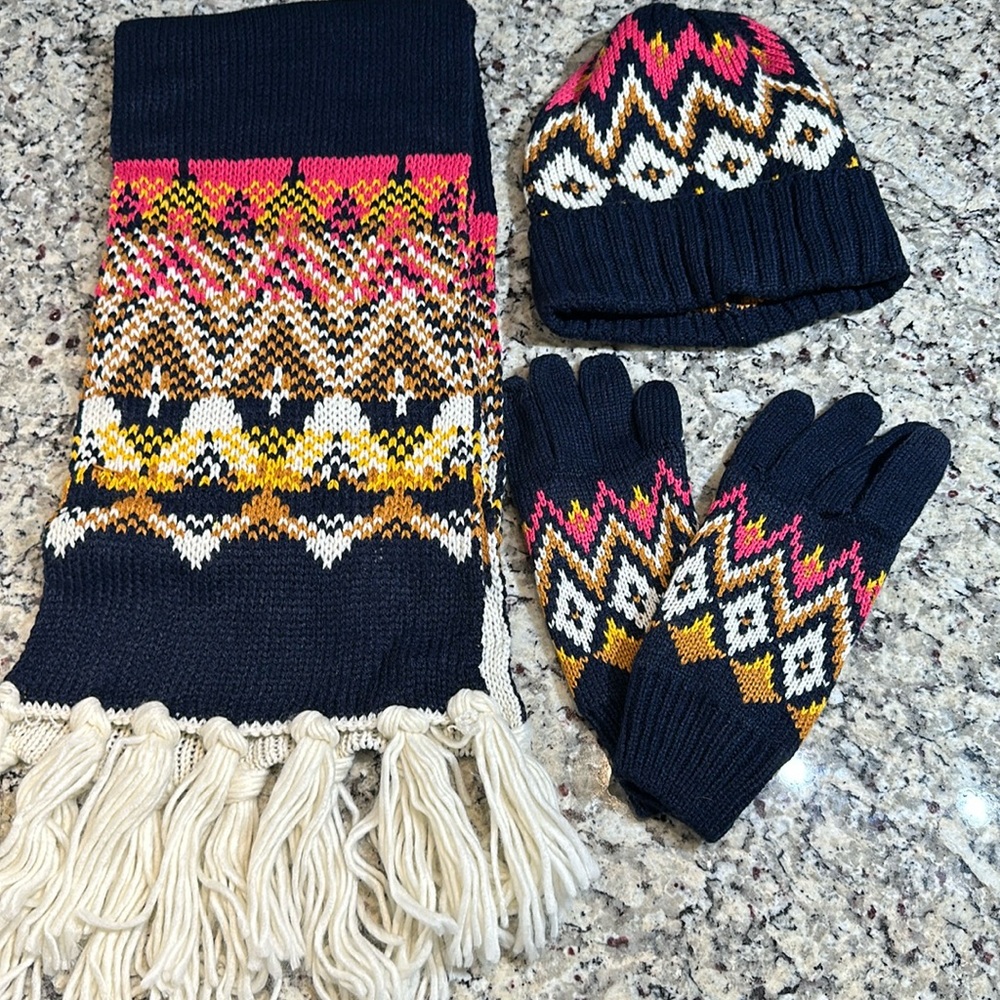 Old Navy Fair Isle Knit Winter Hat Scarf Gloves 3-Piece Set One Size
